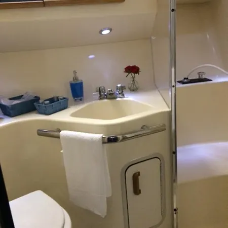 بوتيل Barco Con Encanto Radazul